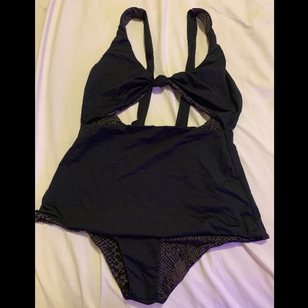Acacia Indies one piece in ebony